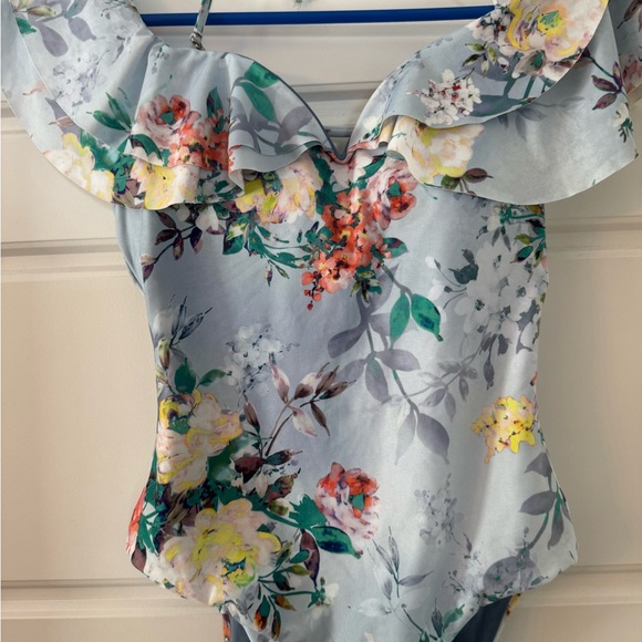 Becca One-Piece Floral Swimsuit Size Small - Picture 2 of 8